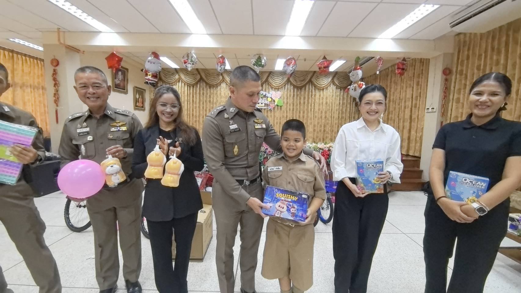 ควง "กต.ตร." บุกโรงเรียนวัดจักรวรรดิ! หอบของขวัญมอบน้องๆ รับ "วันเด็ก 2569"