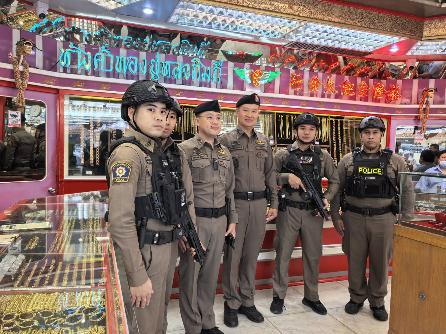 ส่งชุด SWAT ลุยเยาวราช ตรวจเข้มร้านทอง-เช็กระบบเตือนภัย ป้องกันเหตุร้าย