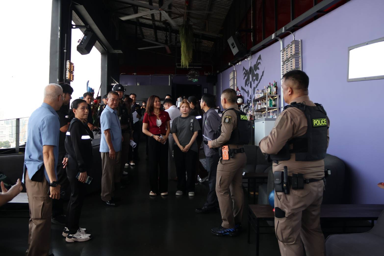 สน.จักรวรรดิ สนึกกำลังเขตสัมพันธวงศ์-กู้ภัยสวนมะลิ ลุยตรวจ 6 สถานประกอบการย่านมังกร-เยาวราช กวดขันเข้มตามคำสั่ง คสช.22/2558 ยกระดับความปลอดภัยและอัคคีภัย 100%