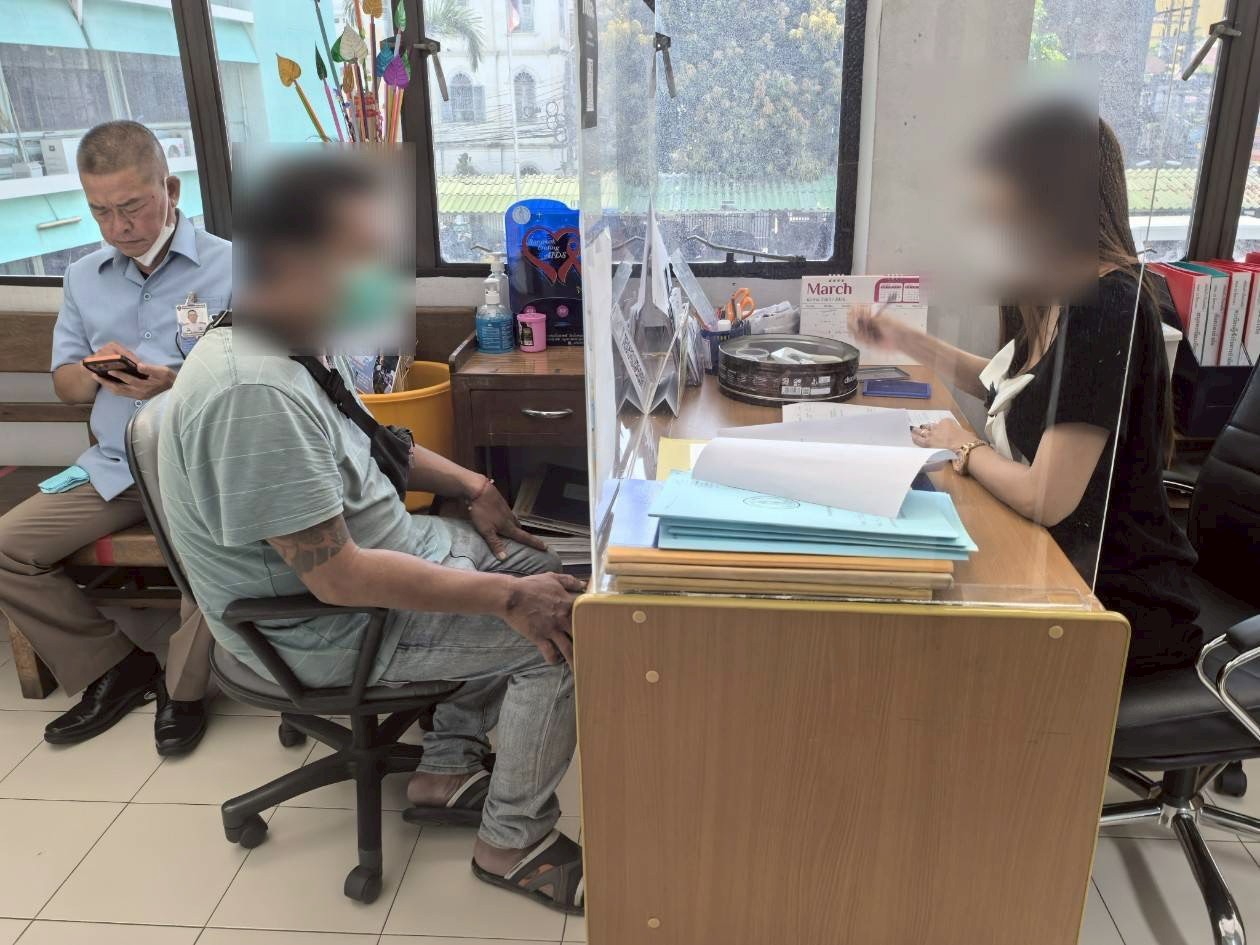 เดินหน้าเอกซเรย์ชุมชน ค้นหา "ผู้กล้า" ส่งศูนย์สาธารณสุข 23 สี่พระยา บำบัดยาเสพติด คืนคนดีสู่สังคม