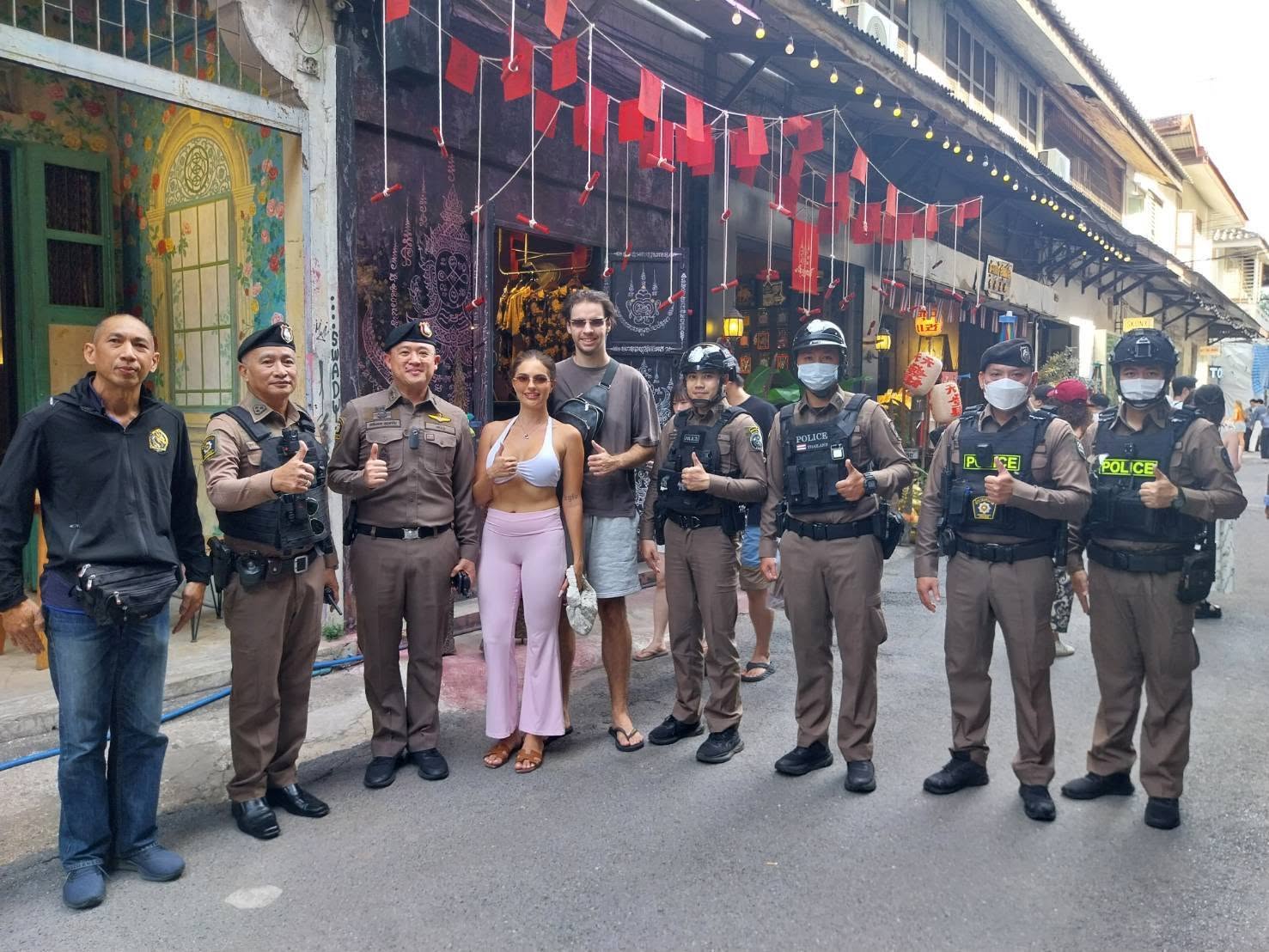 ส่งสายตรวจลุย "ถนนทรงวาด" แหล่งท่องเที่ยวดังระดับโลก คุมเข้มความปลอดภัย-เตือนภัยมิจฉาชีพ