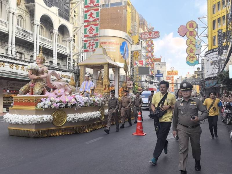 สน.จักรวรรดิ อำนวยความสะดวกจราจรและรักษาความปลอดภัย ในริ้วขบวนอัญเชิญพระบรมสารีริกธาตุ