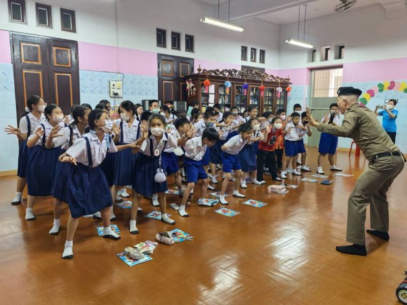 เดินหน้าสร้างภูมิคุ้มกันยาเสพติดและภัยออนไลน์ให้เด็กนักเรียนโรงเรียนเผยอิง