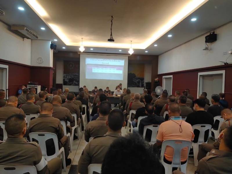 ข้าราชการตำรวจ สน.จักรวรรดิ ประชุมบริหารประจำเดือน ตุลาคม 2565 เพื่อขับเคลื่อนนโยบาย ข้อสั่งการต่าง ๆ ของผู้บังคับบัญชา