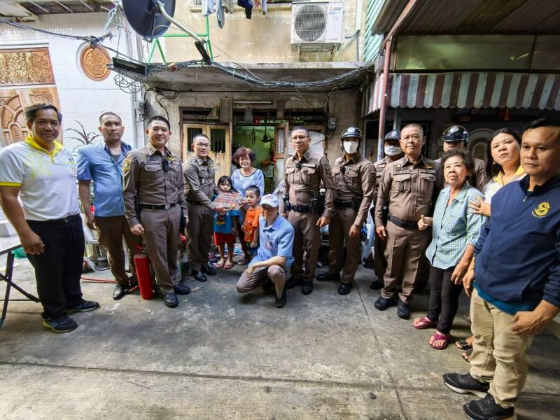 ตรวจเยี่ยมชุมชนภิรมย์ เสริมสร้างความสัมพันธ์ที่ดีระหว่างตำรวจและประชาชน