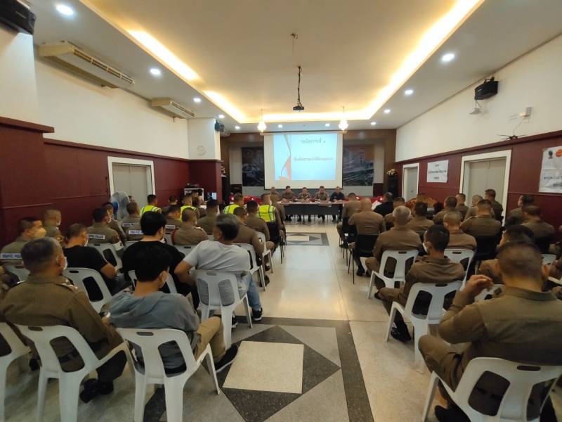 สน.จักรวรรดิ ประชุมมอบนโยบาย ตร. และ บช.น.ประจำปีงบประมาณ พ.ศ.2567