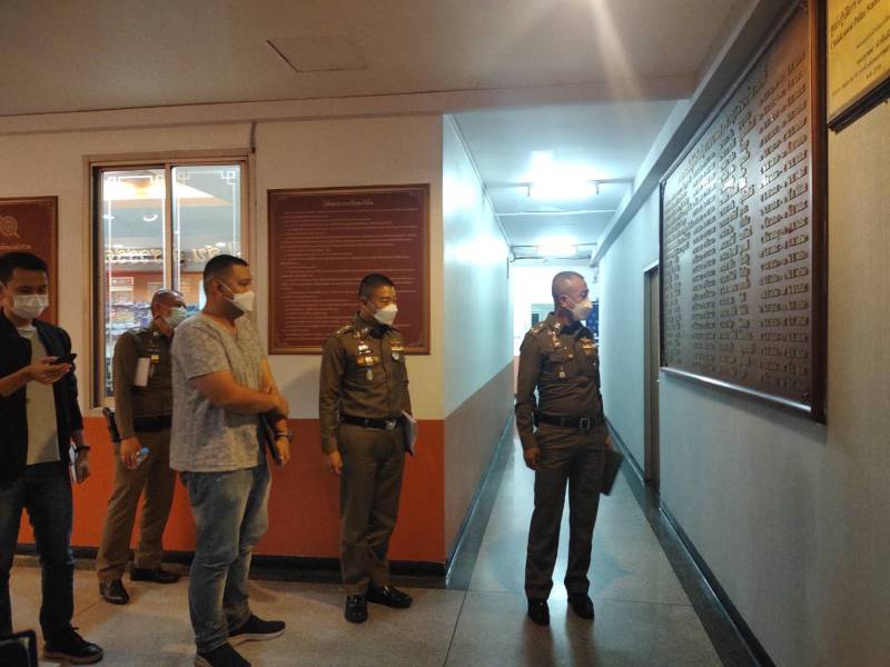 พล.ต.ต.นครินทร์ สุคนธวิท ผบก.น.6 ตรวจเยี่ยมการปฎิบัติงานของข้าราชการตำรวจ สน.จักรวรรดิ พร้อมให้คำแนะนำการปฎิบัติต่างๆ