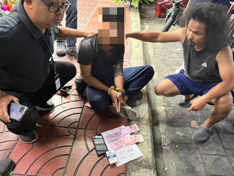 รวบ "แอม คลองสาน" เอเย่นต์คีตามีนออนไลน์ วางแผนล่อซื้อคาจักรยานยนต์คู่ใจหลังวัดจักรวรรดิ