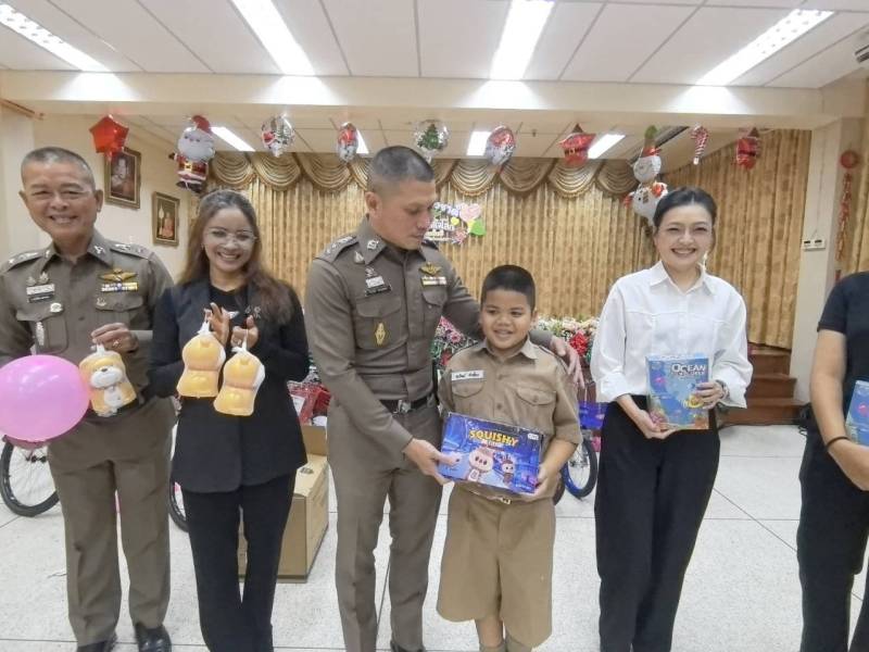 ควง "กต.ตร." บุกโรงเรียนวัดจักรวรรดิ! หอบของขวัญมอบน้องๆ รับ "วันเด็ก 2569"