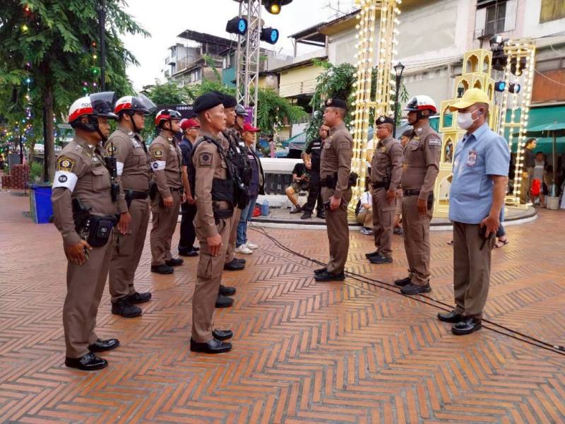 ปล่อยแถวชุดใหญ่! คุมเข้มความปลอดภัย ริมคลองโอ่งอ่าง ต้อนรับเทศกาล Diwali 2025