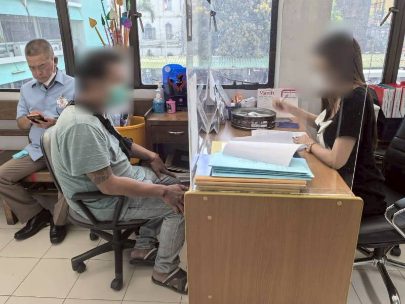 เดินหน้าเอกซเรย์ชุมชน ค้นหา "ผู้กล้า" ส่งศูนย์สาธารณสุข 23 สี่พระยา บำบัดยาเสพติด คืนคนดีสู่สังคม