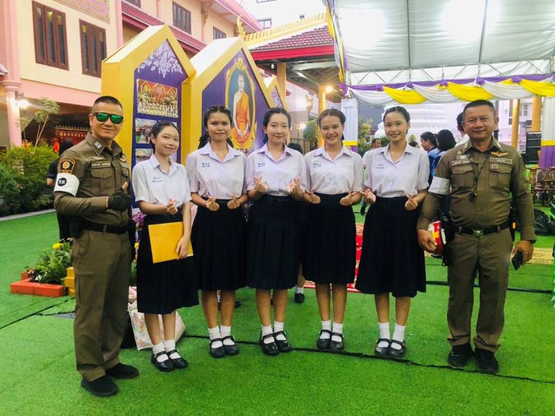 จราจรจักรวรรดิห่วงใยเยาวชน! สว.จร. นำทีมดูแลความปลอดภัย-อำนวยความสะดวกเด็กนักเรียน ร่วมแข่งขันสวดมนต์ ณ วัดชัยชนะสงคราม